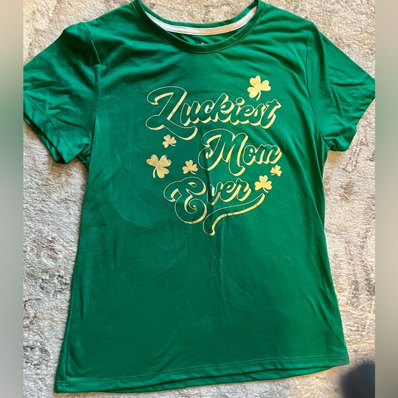 Luckiest Mom Ever St. Patrick’s Day Irish ☘️ T-Shirt - Picture 4 of 5